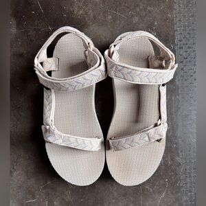 Teva Midform Universal sandal in the Retro Geometric Birch